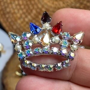 B David Vintage AB Crystal Glass Queen Grandmother or Mother’s Crown Brooch